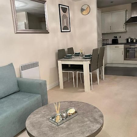 Stylish Luxe Apartment Harlow Luaran gambar