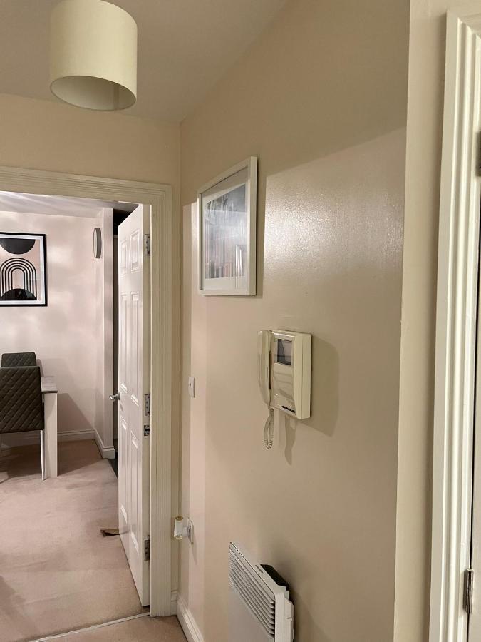 Stylish Luxe Apartment Harlow Luaran gambar