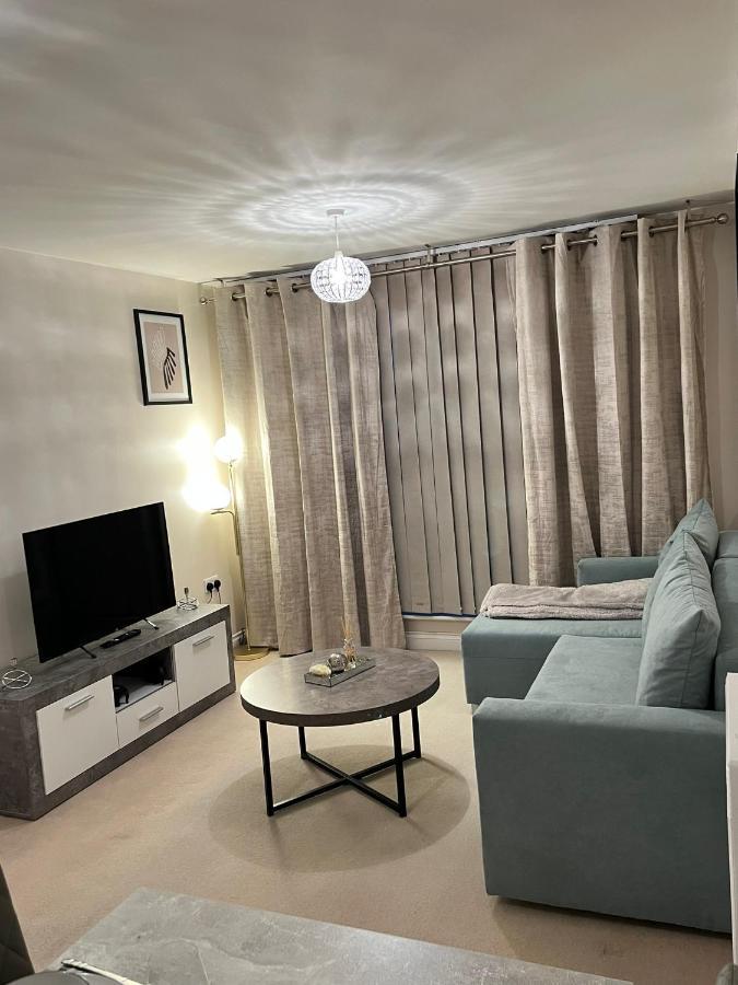 Stylish Luxe Apartment Harlow Luaran gambar