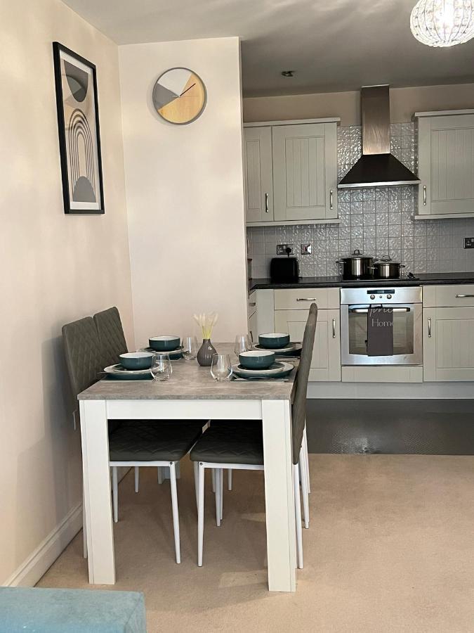 Stylish Luxe Apartment Harlow Luaran gambar