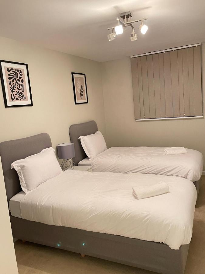 Stylish Luxe Apartment Harlow Luaran gambar